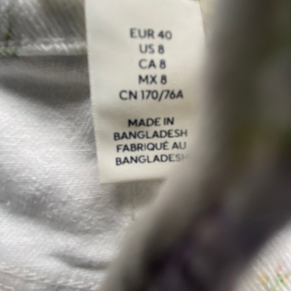 FLORAL HIGHWAISTED JEANS - Picture 3 of 3